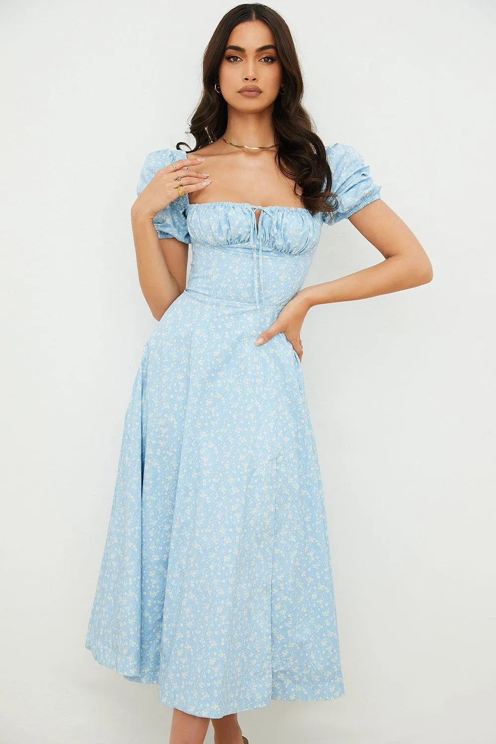 vestidos vestido mid vestido elegante vestido casual
Veliara store Veliara moldeadores shein vestidos vestido de fiesta vestido floral vestido primavera vestido azul claro vestido azul