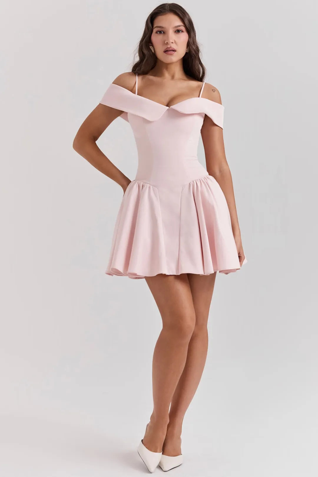 vestidos vestido corto vestido elegante vestido casual
Veliara store Veliara moldeadores shein vestidos vestido fiesta vestido rosa vestido escote vestido sencillio