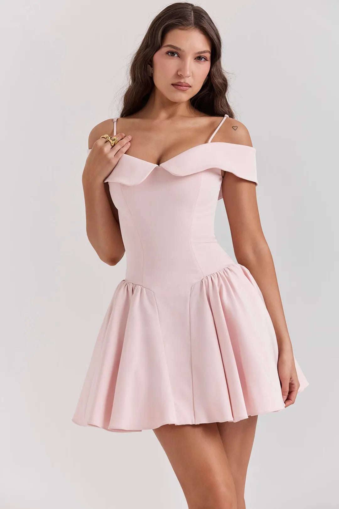 vestidos vestido corto vestido elegante vestido casual
Veliara store Veliara moldeadores shein vestidos vestido fiesta vestido rosa vestido escote vestido sencillio