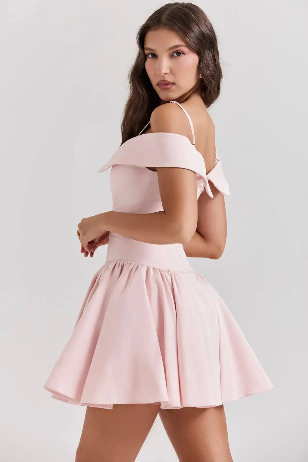 vestidos vestido corto vestido elegante vestido casual
Veliara store Veliara moldeadores shein vestidos vestido fiesta vestido rosa vestido escote vestido sencillio