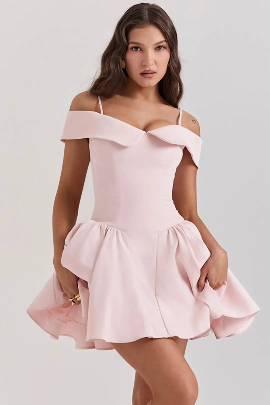 vestidos vestido corto vestido elegante vestido casual
Veliara store Veliara moldeadores shein vestidos vestido fiesta vestido rosa vestido escote vestido sencillio