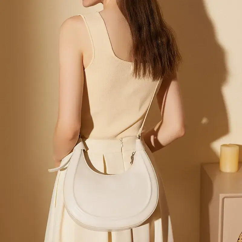 Bolso hobo minimalista blanco elegante de cuero legítimo – Modelo Elara