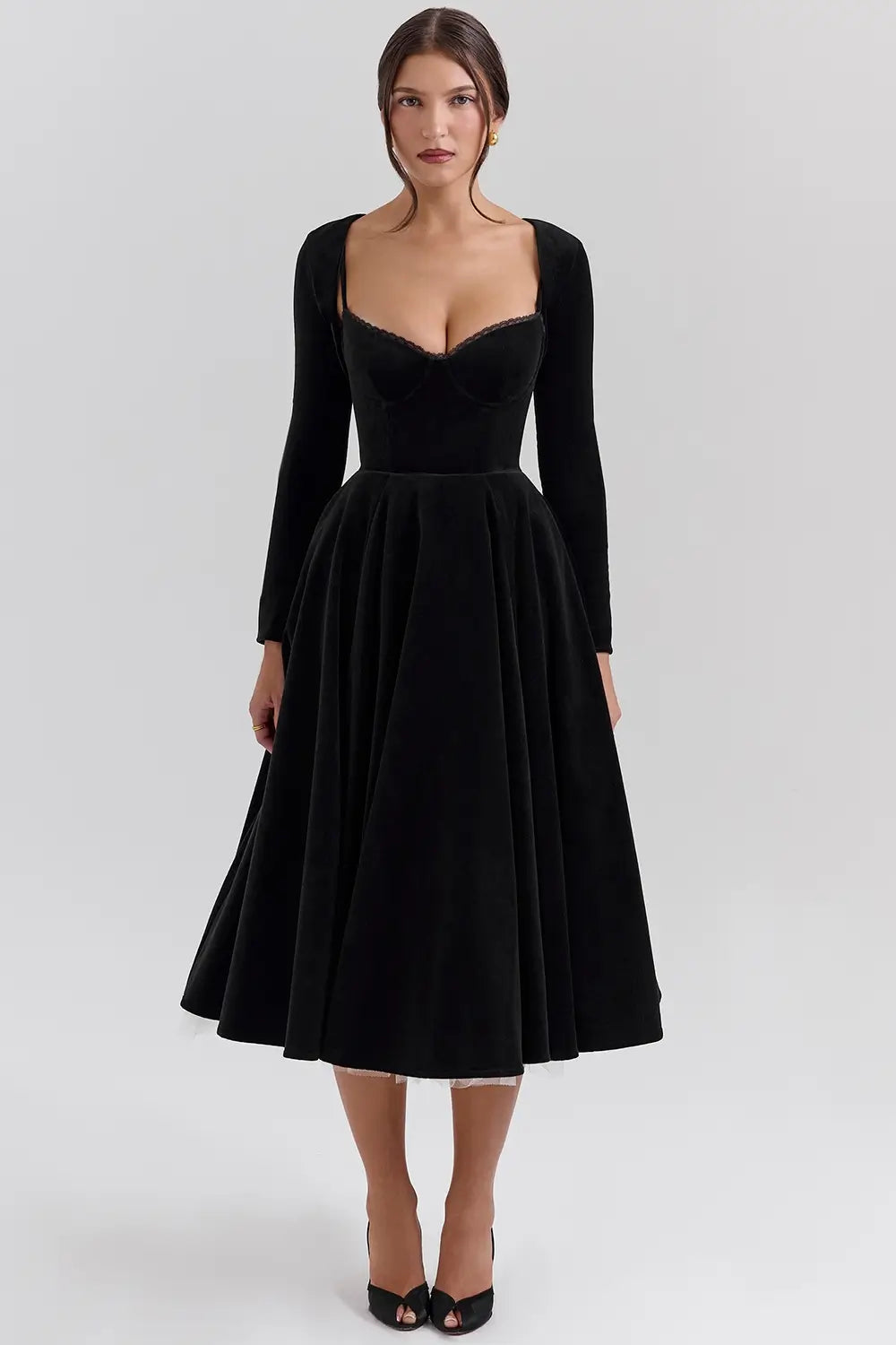 Vestido Midi de Terciopelo Negro – Modelo Cloe