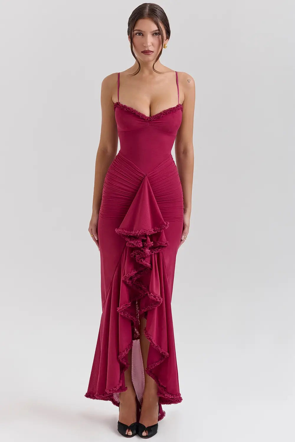 Vestido largo Vino elegante para boda, graduación o fiesta formal. Diseño con escote en V y cintura alta. Ideal para invitadas modernas. Disponible en Veliara Store, Shein, vestido fiesta, vestido sexy, vestido novia, vestido blanco y moldeadores.