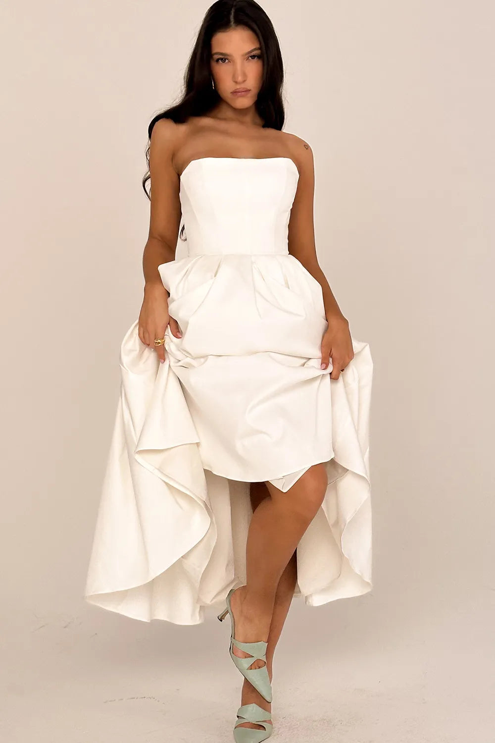 vestidos vestido midi vestido casual vestido elegante
Veliara store Veliara moldeadores shein vestidos vestido blanco vestido novia vestido fiesta vestido sencillo