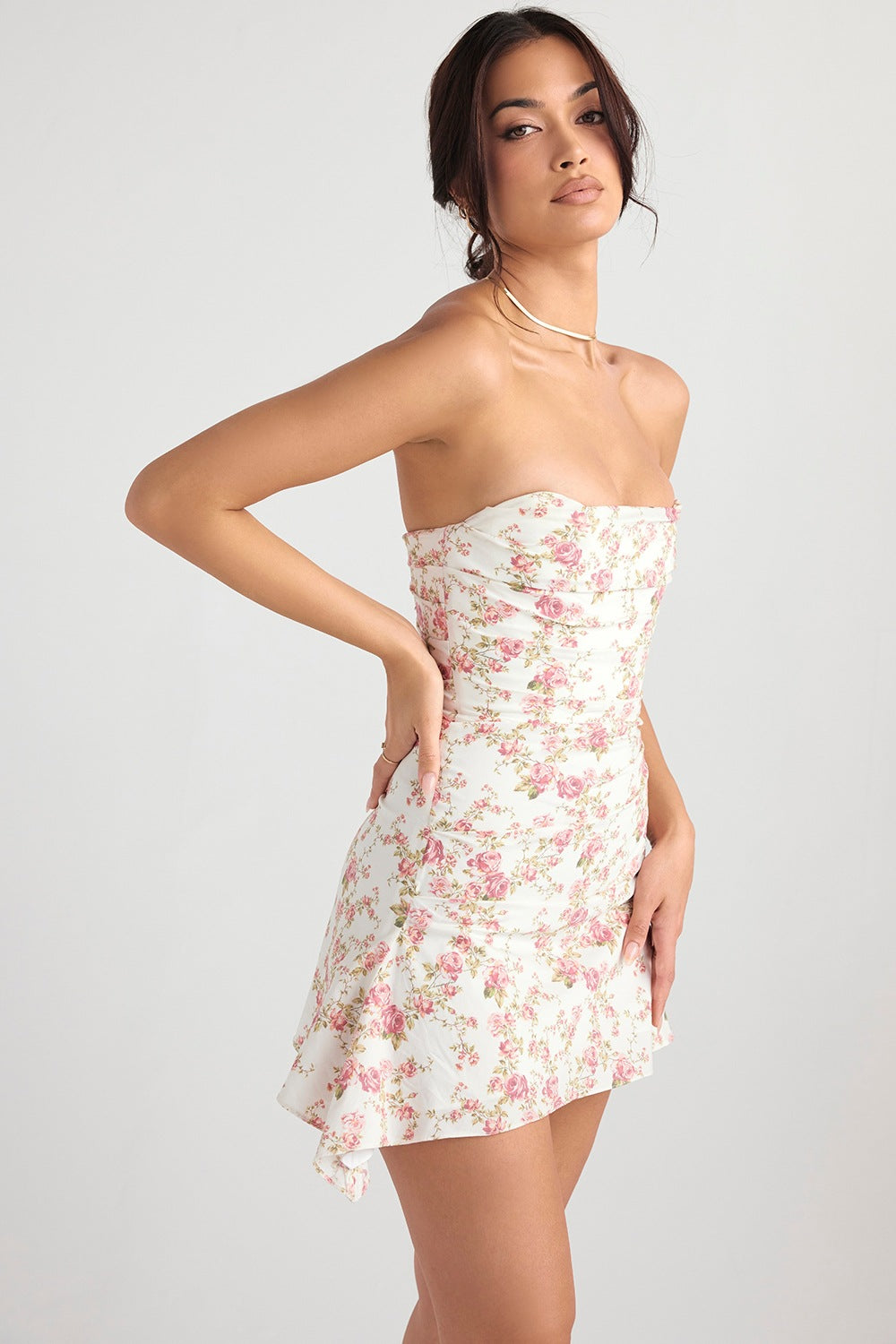 vestidos  vestido corto  vestido casual 
Veliara store Veliara moldeadores shein vestidos  vestido fiesta  vestido floral  vestido estilo europeo vestido rosa 